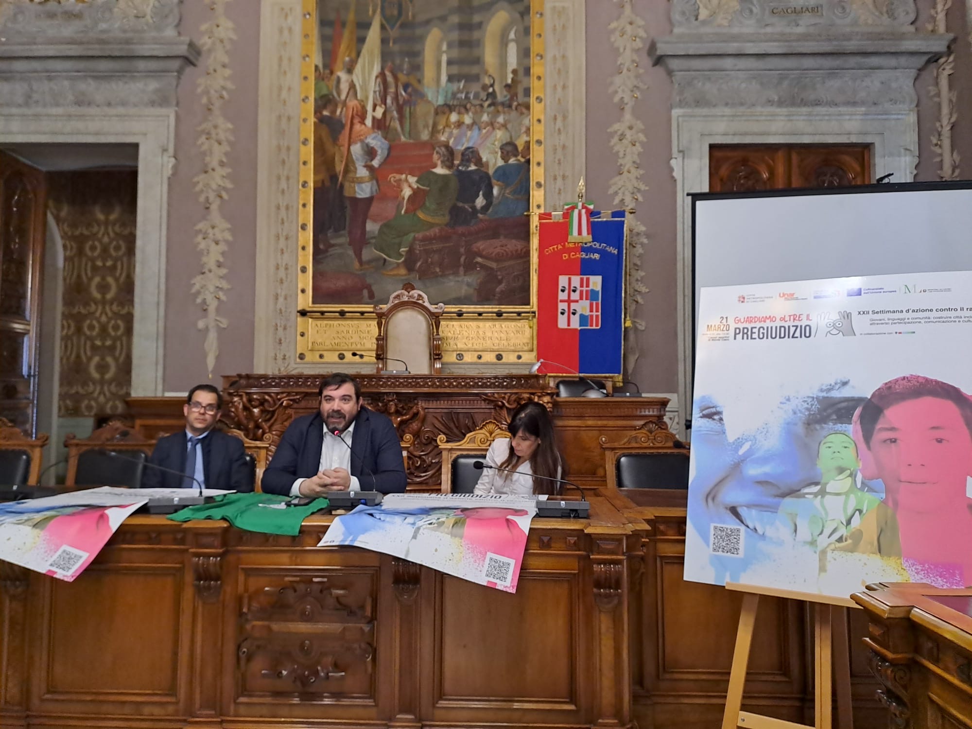 Stefano Meloni, funzionario della Citt&agrave; Metropolitana di Cagliari e delegato UNAR per le politiche antirazziali, il Consigliere metropolitano Matteo Massa e la responsabile dei progetti sociali del Cagliari Calcio Elisabetta Scorcu