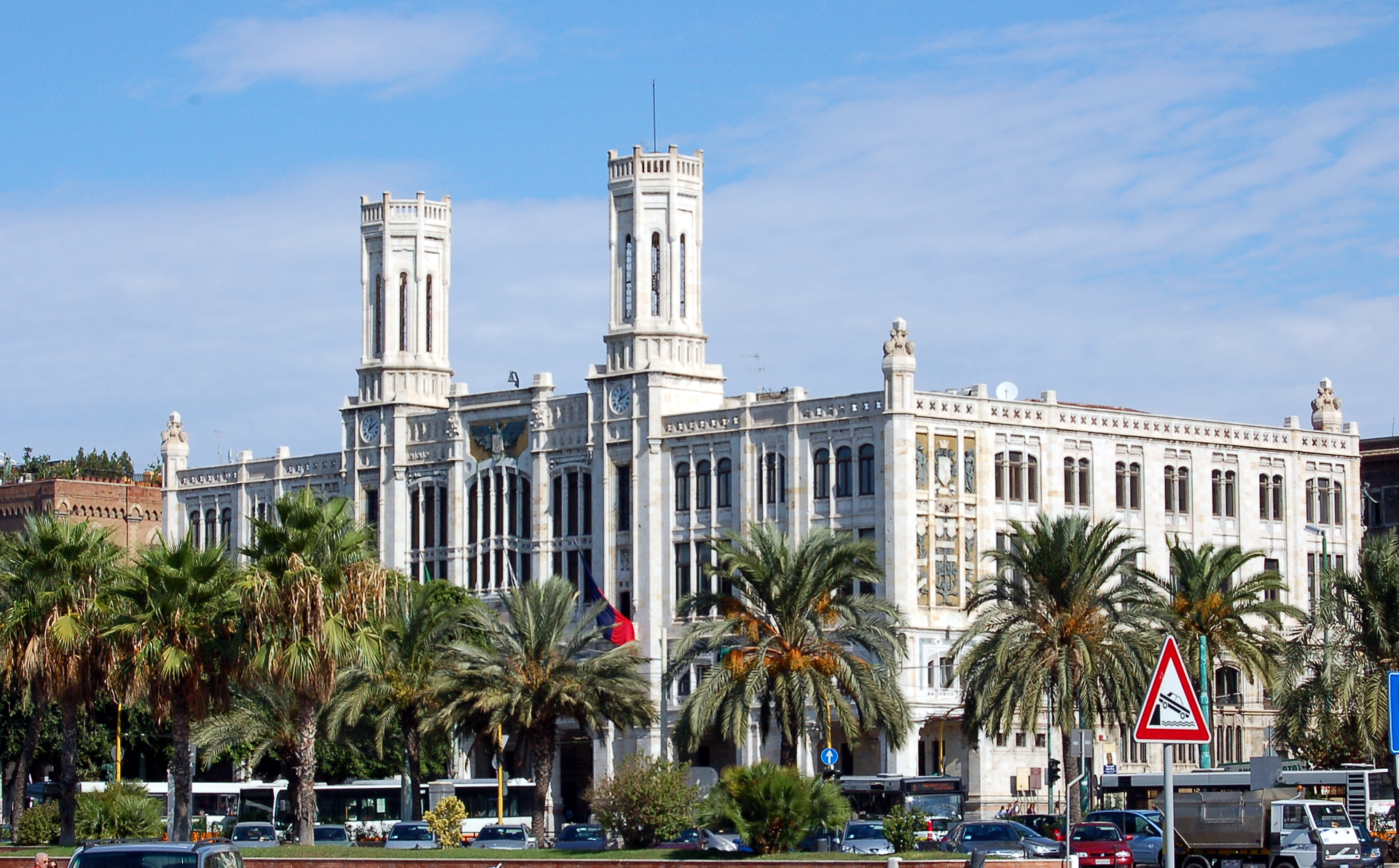Palazzo Civico noto anche come Palazzo Baccaredda, Sede del Comune di Cagliari