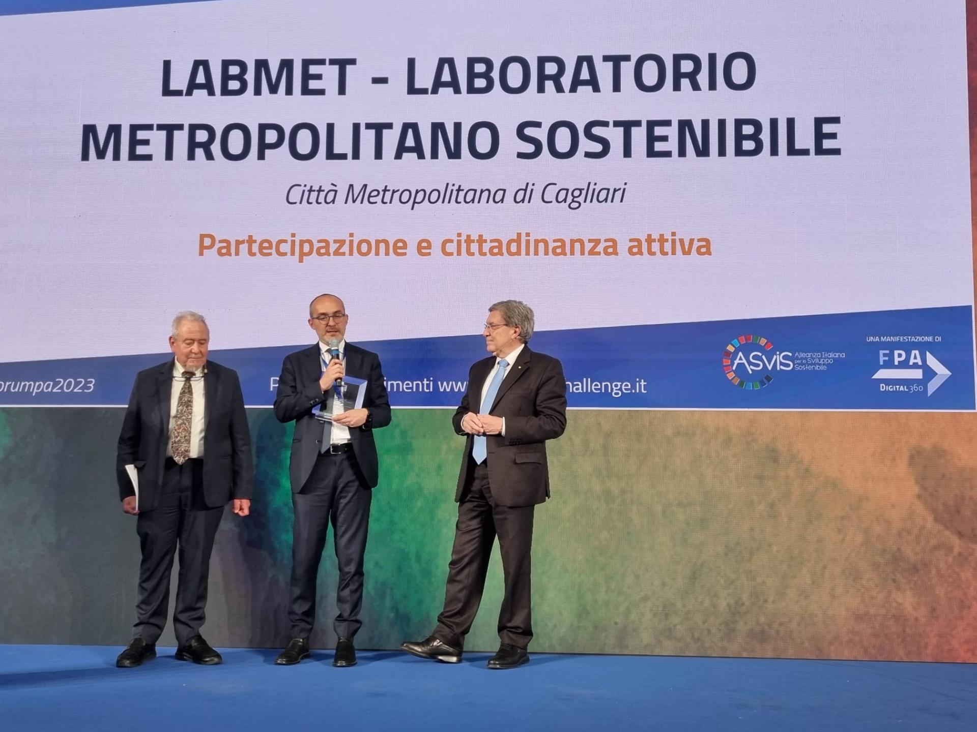 Il sindaco metropolitano Paolo Truzzu riceve il premio PA Sostenibile