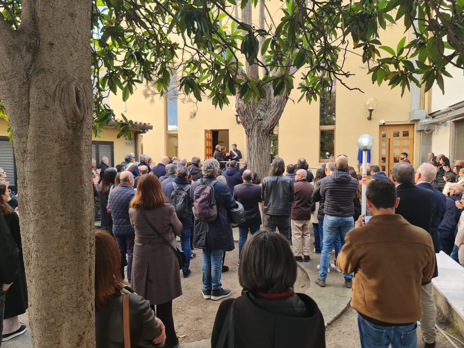Un momento della cerimonia di intitolazione della sala "ex Cappella" alla memoria di Stefano Mameli